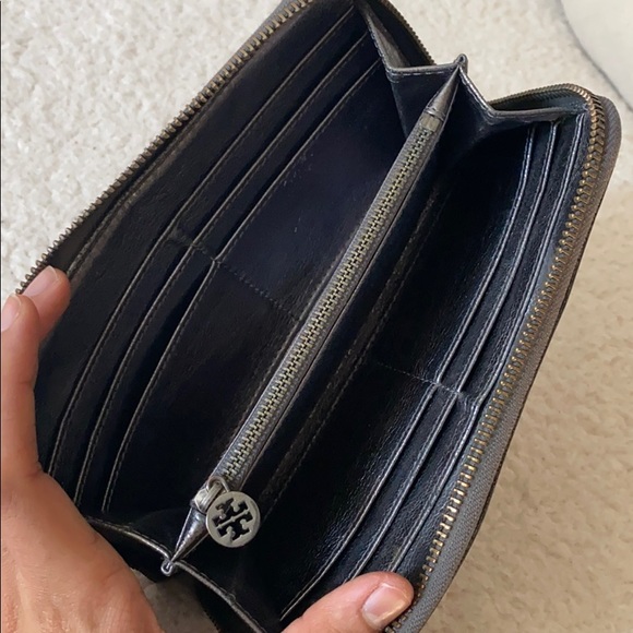 Tory Burch Wallet - Picture 4 of 4